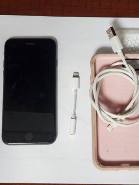 Apple iPhone 8 64gb Unlocked with Cases Charger